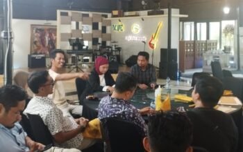 KPU Bontang gelar konferensi pers terkait penetapan TMS bakal pasangan calon Basri-Dihin.