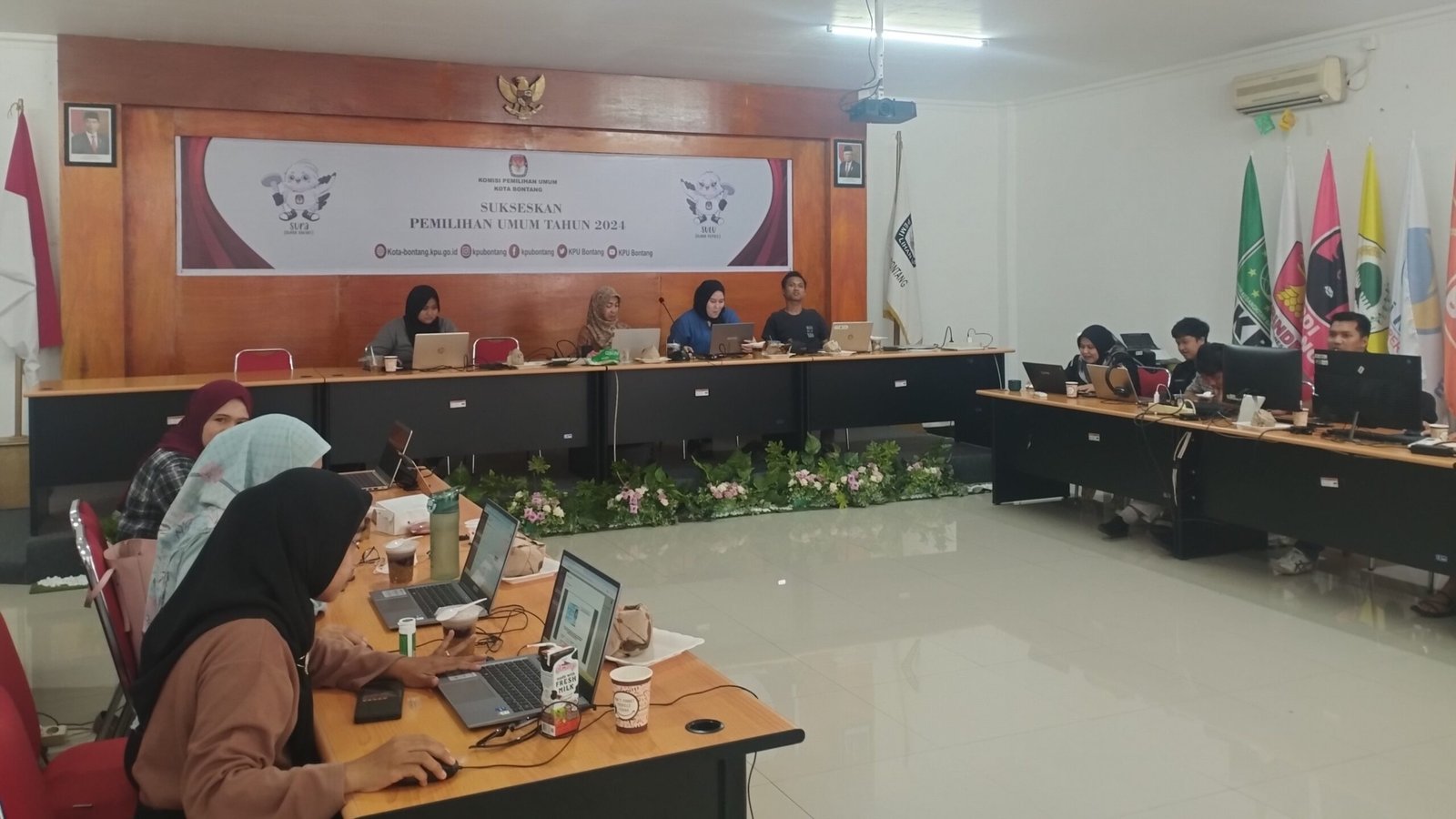 KPU Bontang lakukan verifikasi administrasi dokumen syarat dukungan bapaslon independen, Basri Rase dan Chusnul Dihin, Rabu (29/5/2024).