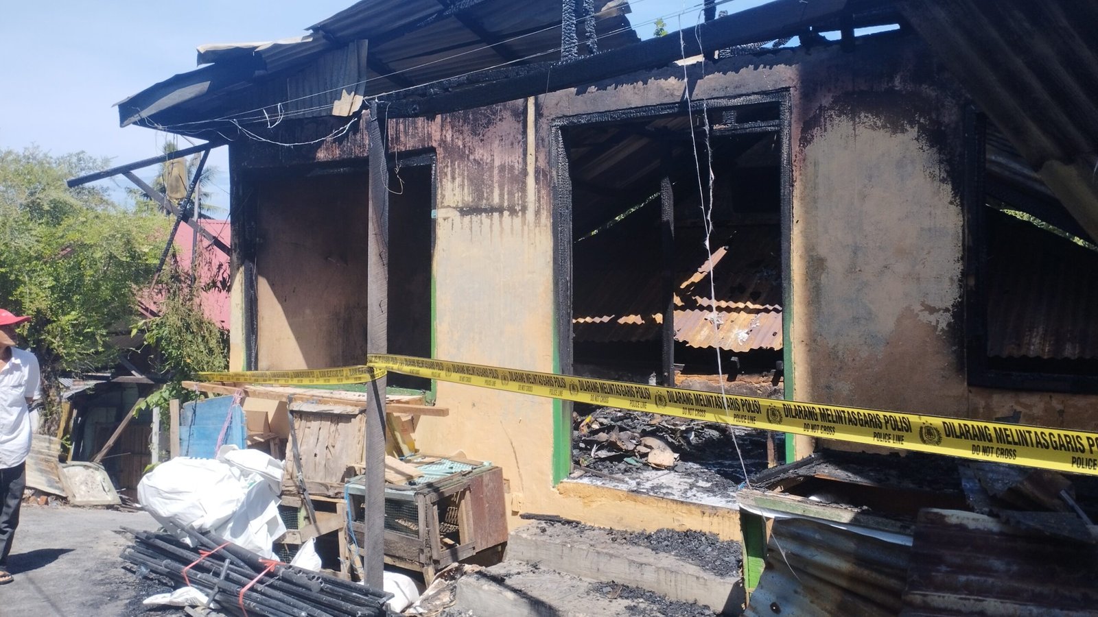 Kebakaran rumah warga di Berbas Tengah, Bontang Selatan, Bontang, Kaltim, Sabtu (18/5/2024).