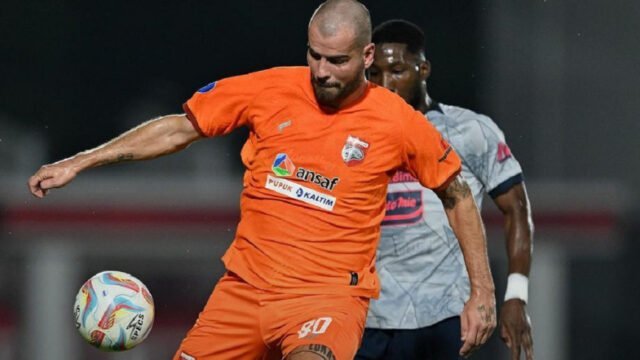 Wiljan Pluim Resmi Pensiun!