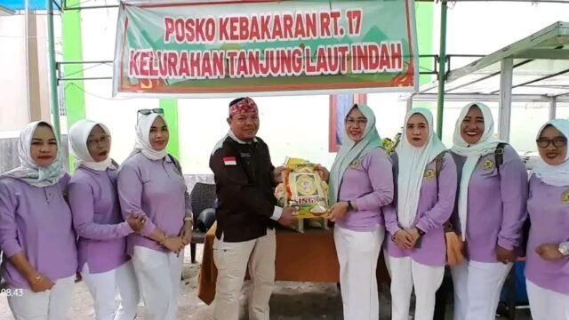 Ikatan Wanita Asli Bontang (IWAB) Beri Bantuan Korban Kebakaran.