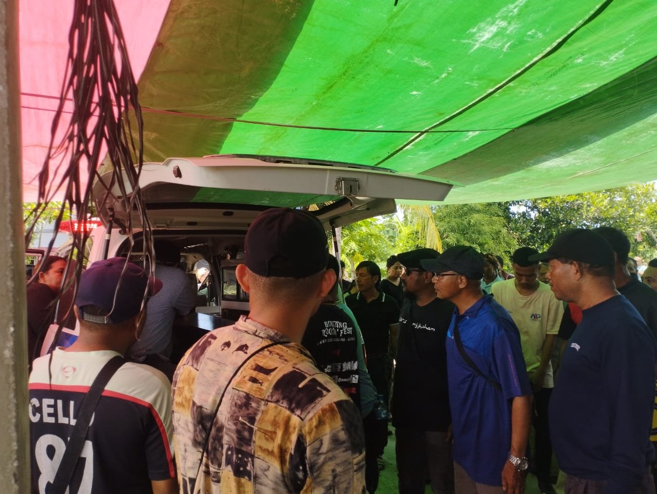 Penemuan jasad mahasiswa Bontang gantung diri di belakang rumahnya sendiri, Sabtu (1/6/2024).