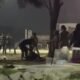 Tangkap layar video keributan yang terjadi di Lapangan Kampung Baru, Kelurahan Satimpo, Kecamatan Bontang Selatan, Kamis (3/10/2024) malam.