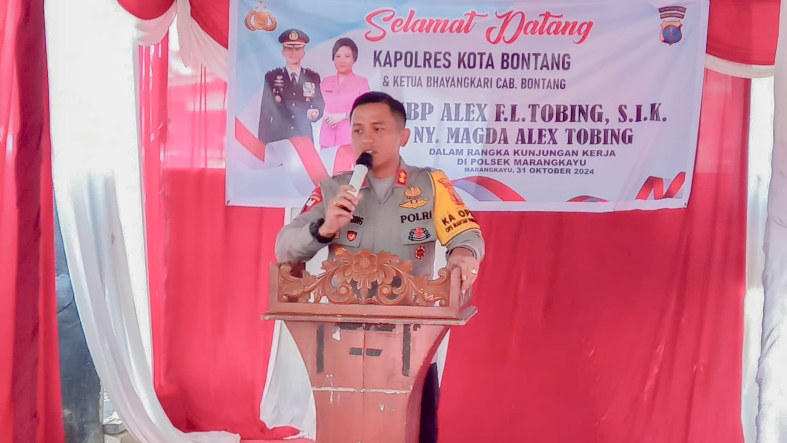 Kapolres Bontang, AKBP Alex F.L Tobing saat menyampaikan amanatnya ke jajaran Polsek Marangkayu