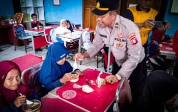 Polsek Marangkayu Laksanakan Program Nasional Makan Bergizi Gratis