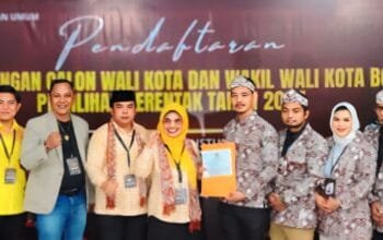 KPU Bontang Terima Berkas Pendaftaran Neni-Agus