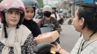 Warkop Delawwa Gelar Berbagi Takjil