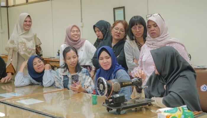 Tingkatkan Daya Saing Penjahit Lokal, Pupuk Kaltim Bekali Keterampilan Menjahit Kualitas Industri