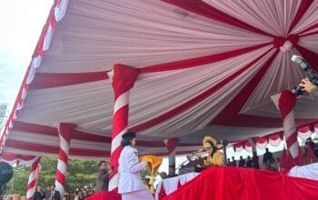 Khidmat, Wali Kota Bontang Pimpin Upacara Penurunan Sang Merah Putih