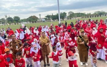 Wali Kota Neni Antusias Senam Bersama Ratusan Anak TK di Bontang