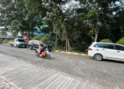 Tempat Parkir Mobil di RSUD Taman Husada Masih Terbatas, Sementara Gunakan Sisi Bahu Jalan