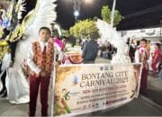 SD Negeri 09 Bontang Selatan Tampilkan Kostum Daur Ulang di Bontang City Carnival 2025