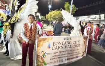SD Negeri 09 Bontang Selatan Tampilkan Kostum Daur Ulang di Bontang City Carnival 2025