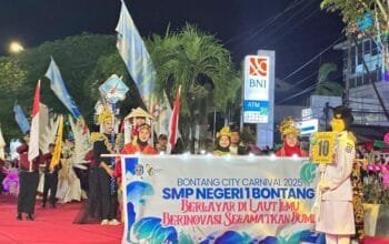 SMPN 1 Bontang Raih Juara Harapan III di Bontang City Carnival 2025 Berkat Kostum Daur Ulang