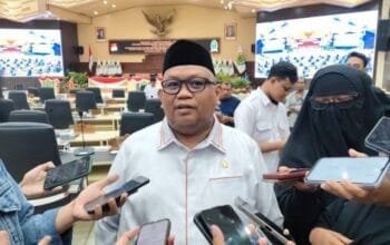Infrastruktur Digital Dinilai Belum Siap, Agusriansyah Soroti Pemanfaatan E-Book di SMA Kaltim