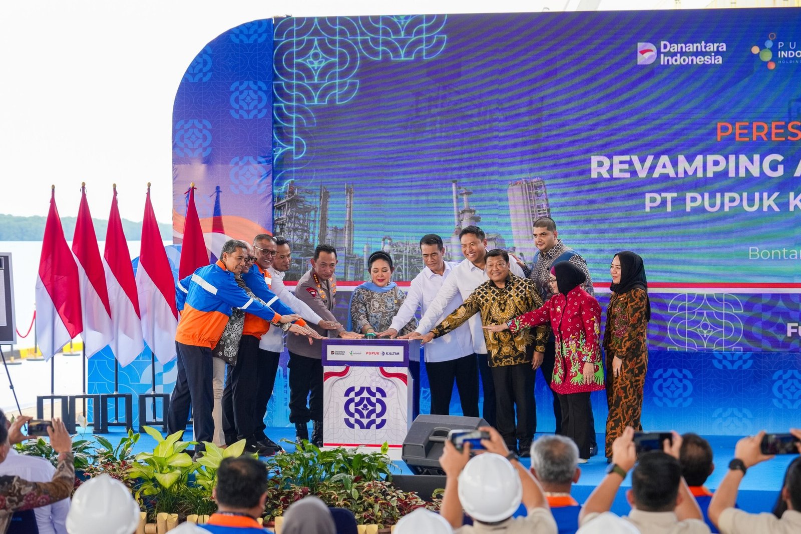 Peresmian Revamping Ammonia Pabrik-2 sebagai bagian dari program revitalisasi industri pupuk nasional.