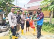 320 Warga Terdampak Banjir di Gunung Telihan Terima Bantuan Konsumsi dari Lurah, TNI-Polri dan Forum RT