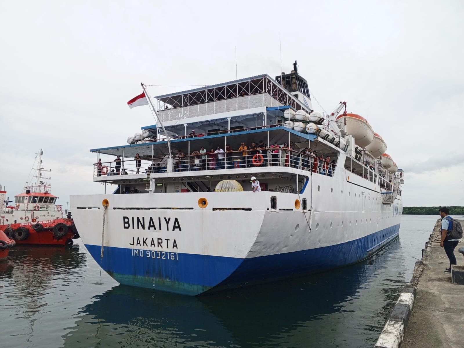 Kapal Pelni Bontang KM Binaiya