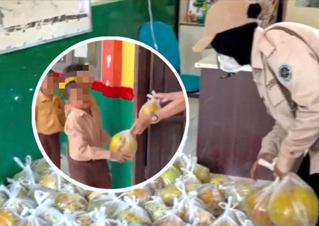 Tangkap layar video viral pembagian kelapa muda MBG SDN 001 Muara Badak. (Ist)