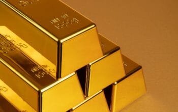 Emas Naik Lalu Turun Tajam, Investor Beralih ke Aset Berbunga