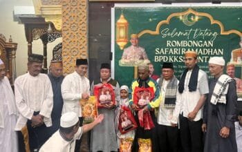 Safari Ramadan KKSS Bontang: 50 Duafa Terima Sembako, Masjid Dapat Rp50 Juta