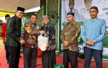 Program Bontang Peduli: 1.300 Guru Ngaji Terima Bantuan Sembako