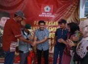 Wujud Kepedulian, KKSS Bontang Salurkan Ratusan Paket Sembako untuk Warga