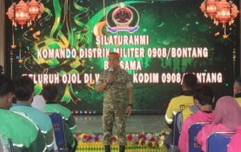 Dandim Bontang Berbagi dengan Ojol dan Gelar Bukber
