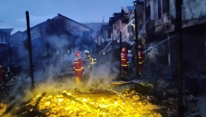 Kebakaran di Pasar Segiri, Puluhan Kios dan Ruko Ludes Terbakar