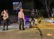 Kecelakaan Tunggal di Gunung Elai, Innova Ringsek Hantam Median Jalan