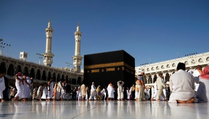 Konflik Timur Tengah Memanas, Kepala DPMPTSP Bontang Tertahan di Mekah