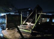 Diduga Konsleting, Pos Kamling RT 26 Api-api Ludes Terbakar