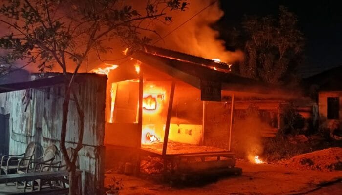 BREAKING NEWS: Kebakaran Pos Kamling RT 26 Kelurahan Api-api