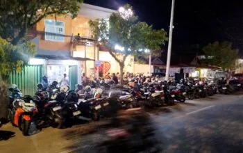 Parkir Warung Kopi di Tanjung Laut Dikeluhkan Warga, Akses Jalan Terganggu