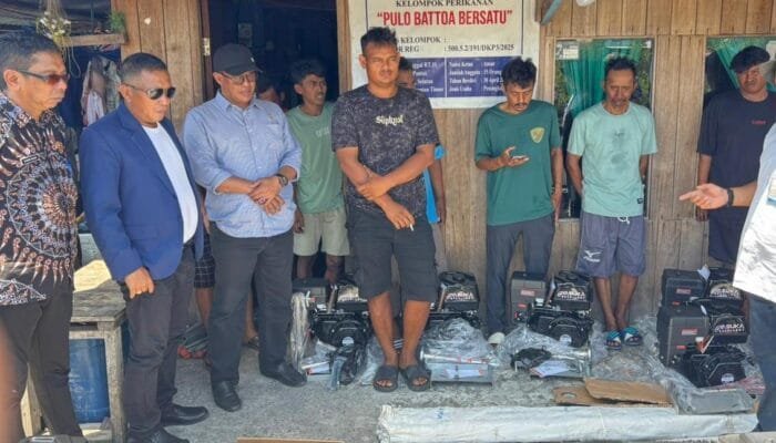 Dorong Aktivitas Melaut, NasDem Salurkan Mesin Kapal untuk Nelayan Bontang