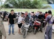 Antre Berjam-jam di SPBU, BBM Eceran Melonjak Tiga Kali Lipat