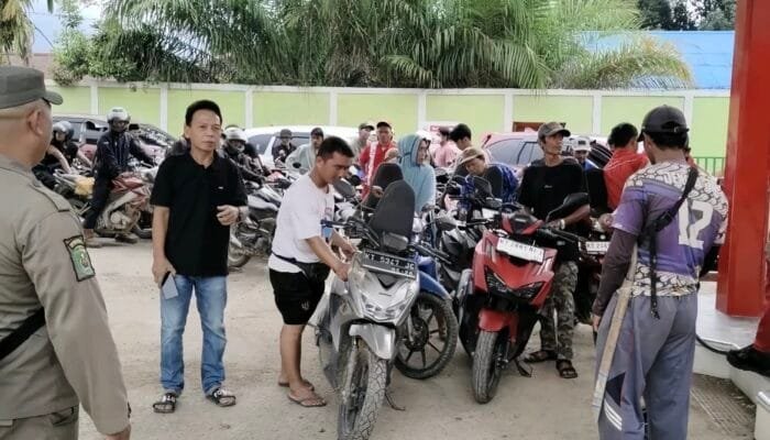 BBM Menipis Saat Festival, Antrean Mengular di Kutim