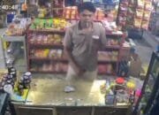 Pria ini lakukan aksi tak ini lakukan aksi tak senonoh di sebuah toko di Sengkang, Kabupaten Wajo. (FOTO: int)