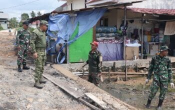 Dandim Bontang Turun Langsung Cek Proyek Jalan TMMD