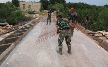 Pembangunan Jalan TMMD Bontang Kuala Masuki Tahap Pemasangan Wiremesh