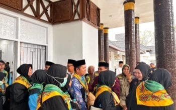 Wawali Bontang Lepas 111 Calon Jamaah Haji, Titip Doa untuk Keberkahan Kota