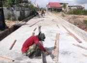 Gotong Royong TNI dan Warga, Cor Jalan Segmen 4 TMMD Bontang Selesai