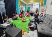 Jurnalis Bontang Nobar Pesta Babi, Bahas Keberpihakan Media hingga Ketimpangan Pembangunan