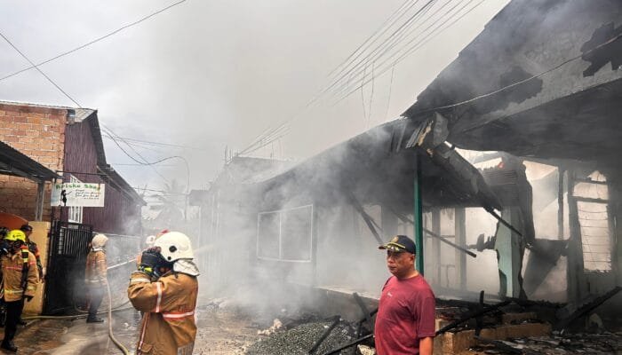 Diduga Korsleting Listrik, Rumah di Bontang Baru Ludes Dilahap Si Jago Merah