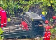 Medan Terjal, Tim Rescue Damkar Bontang Berhasil Evakuasi Kendaraan Kecelakaan