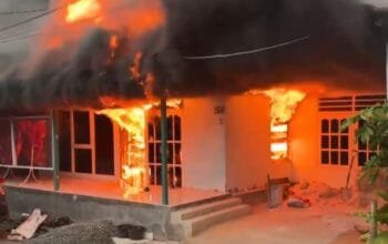 Breaking News: Kebakaran Terjadi di Jalan Pemula RT 19 Bontang Baru