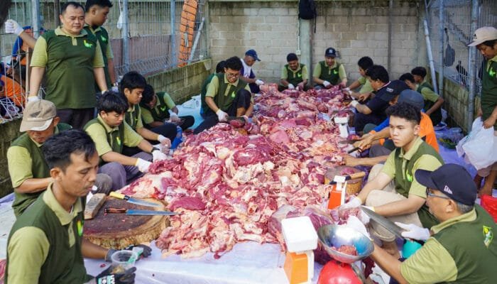 Libatkan Karyawan, Pupuk Kaltim Salurkan Hewan Kurban untuk Ribuan Penerima Manfaat di Bontang