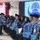Wakil Wali Kota Balikpapan Bagus Susetyo menyapa ASN purnatugas usai penyerahan hak pensiun. (FOTO: SR/NIUS.id)