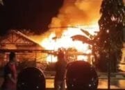 Kebakaran di Kawasan Padat Penduduk Sangatta Utara, Dua Rumah Hangus Dilalap Api