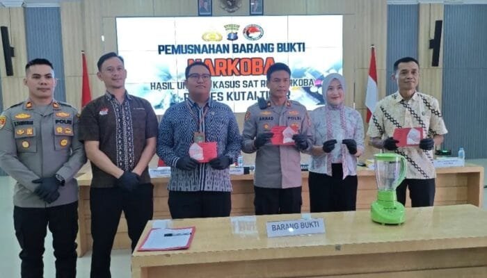 Empat Kasus Terungkap, Polres Kutim Musnahkan Puluhan Gram Sabu
